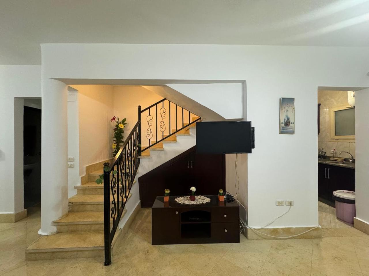 אל עלמיין Brand New Renovated Cheerful 3-Bedroom Villa With 6 Pools Family Only- Perla Marina Kilo 85 מראה חיצוני תמונה